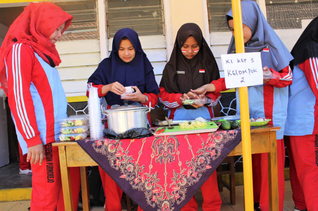 Kemeriahan Peringatan HUT RI ke-73 SMK Kesehatan Purworejo