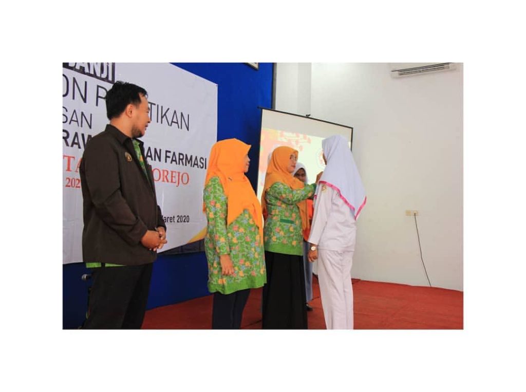 Siswa Kelas XI SMK Kesehatan Purworejo Jalani Sumpah Janji PKL